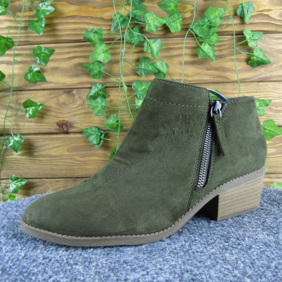 Time and Tru Womens Olive Green Ankle Boots Side Zipper Low Heel Casual 9 M - Picture 1 of 8